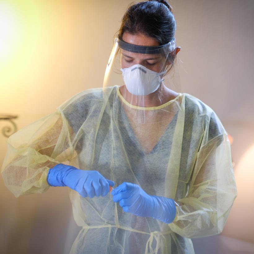 “Geen paniek, maar nu moet die curve echt wel naar beneden”