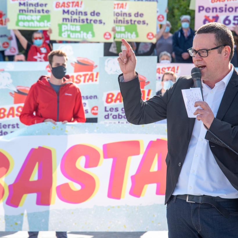 PVDA voert actie: “Basta! Eerst de mensen, niet de postjes”